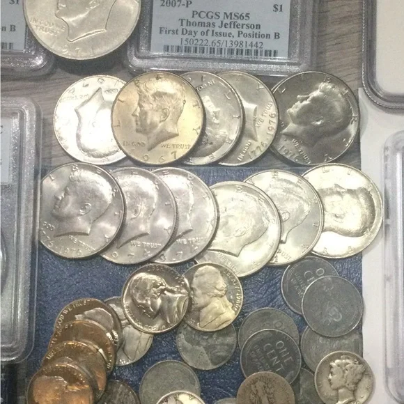 Assorted Coin Collection - Picture 5 of 16